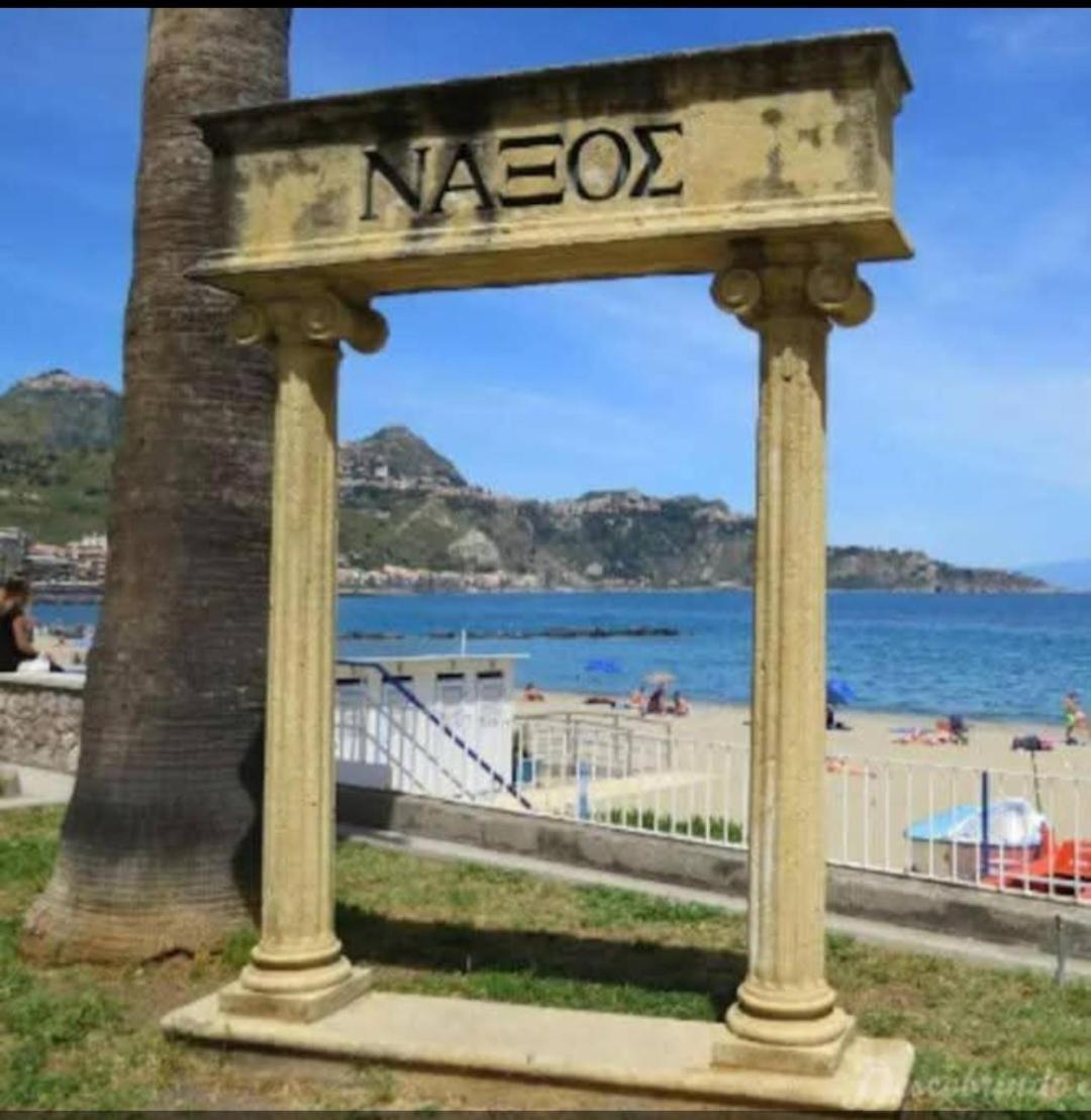 Ferienwohnung Arcadia Golden Bay Giardini-Naxos Exterior foto
